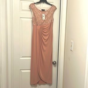 Brand New Size 8P gown
